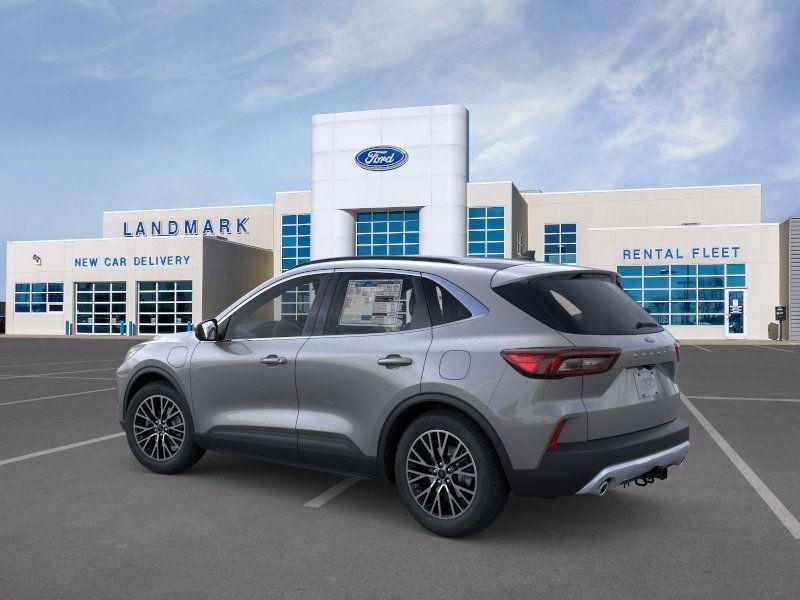 Ford Escape Plug-In Hybrid Vehicle Full-screen Gallery Image 4