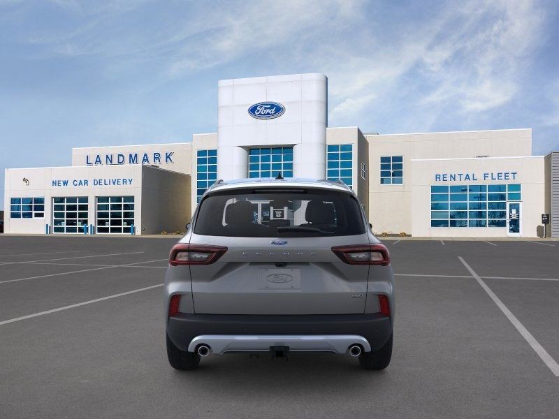 Ford Escape Plug-In Hybrid Vehicle Full-screen Gallery Image 5