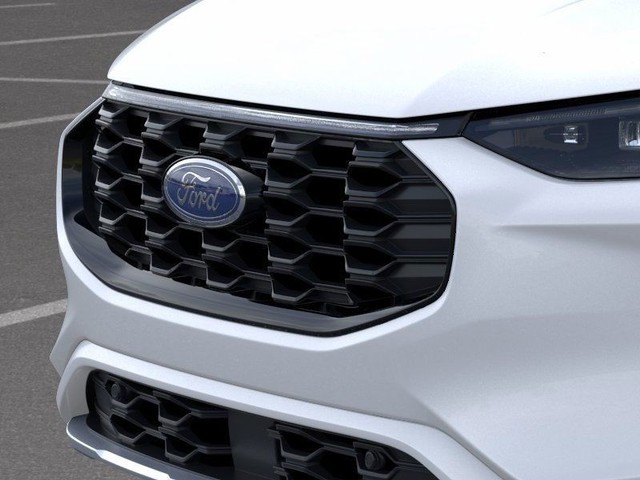 Ford Escape Hybrid Vehicle Full-screen Gallery Image 17
