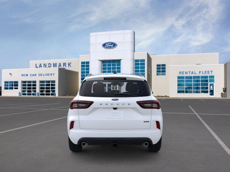 Ford Escape Hybrid Vehicle Full-screen Gallery Image 5