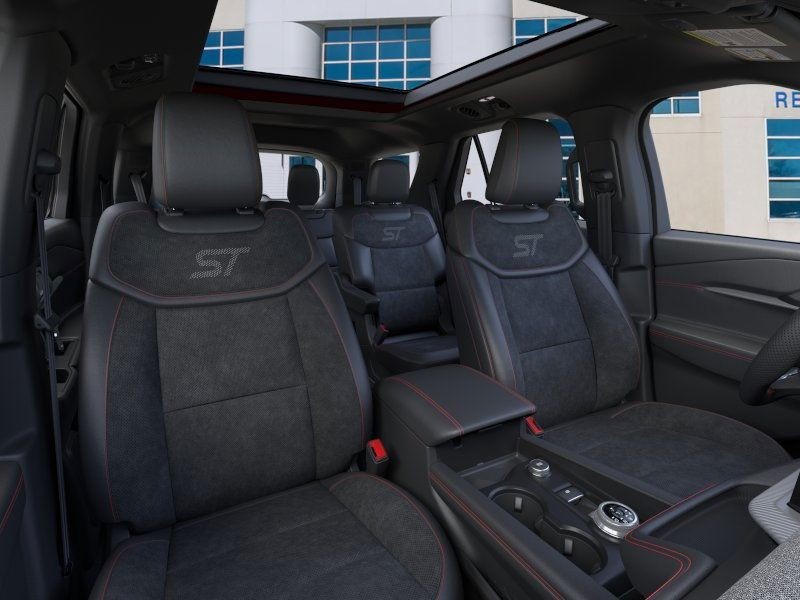 Ford Explorer Vehicle Full-screen Gallery Image 10