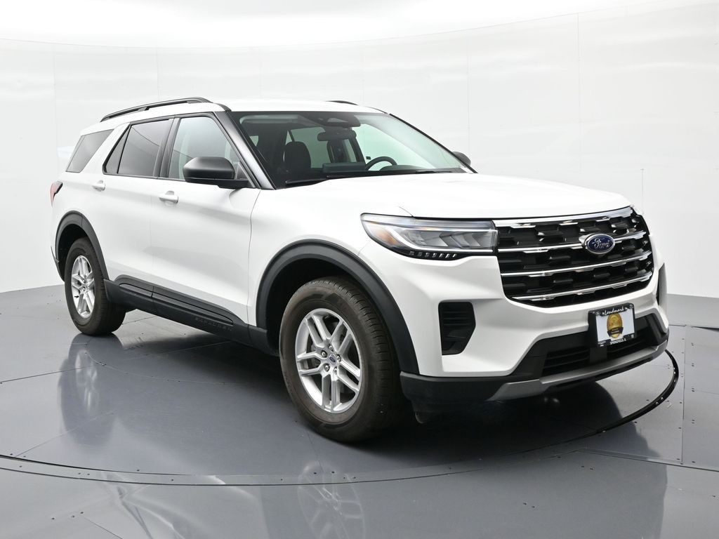 Ford Explorer Vehicle Full-screen Gallery Image 4