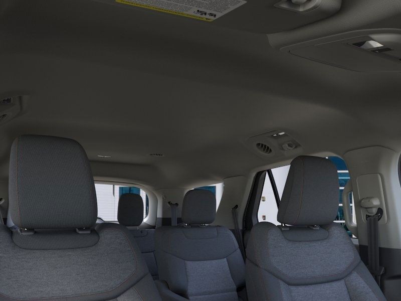 Ford Explorer Vehicle Full-screen Gallery Image 22