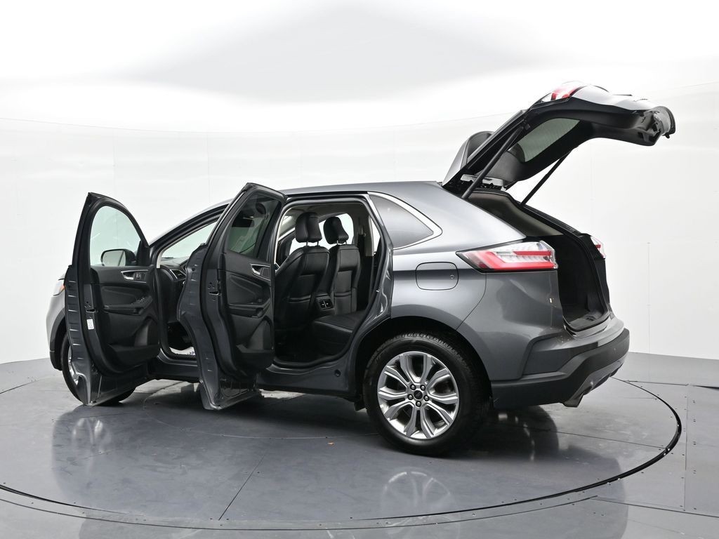 Ford Edge Vehicle Full-screen Gallery Image 24