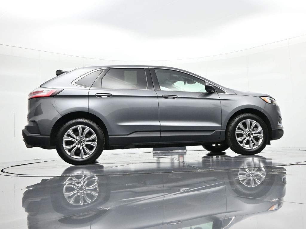 Ford Edge Vehicle Full-screen Gallery Image 28