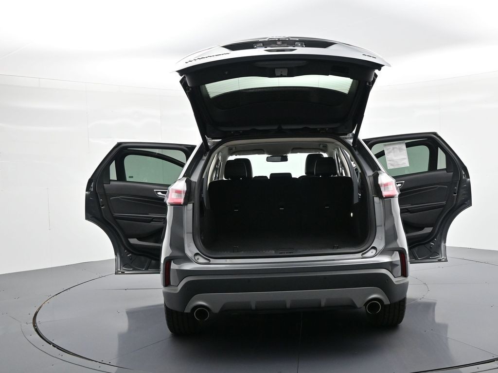 Ford Edge Vehicle Full-screen Gallery Image 32