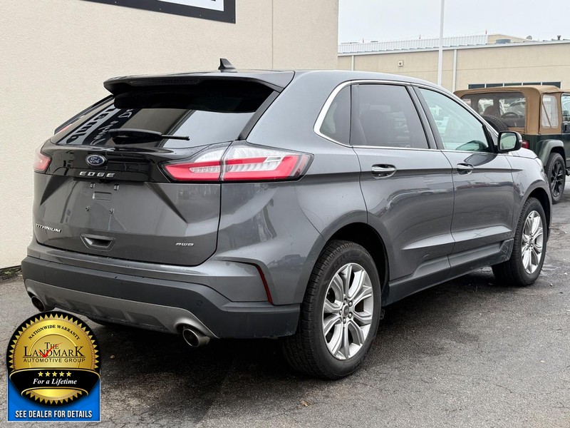 Ford Edge Vehicle Full-screen Gallery Image 3