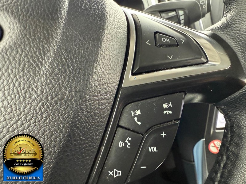 Ford Edge Vehicle Full-screen Gallery Image 11