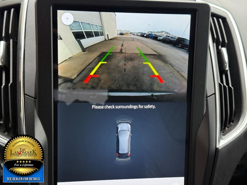 Ford Edge Vehicle Full-screen Gallery Image 13