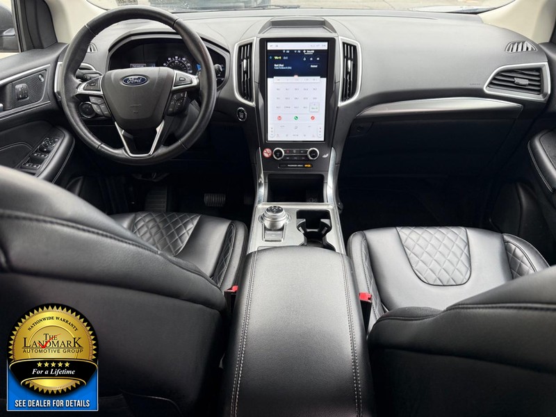 Ford Edge Vehicle Full-screen Gallery Image 16