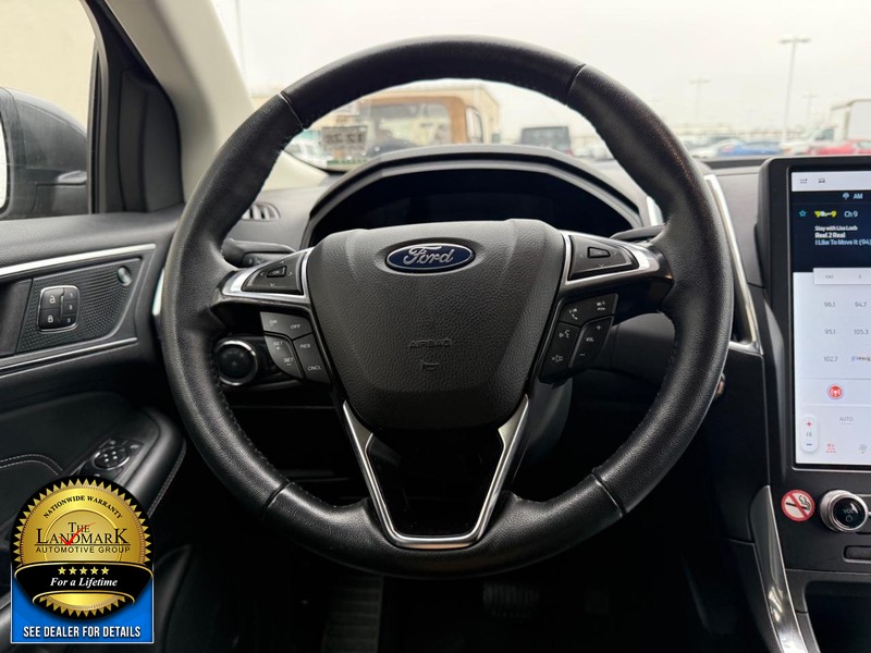 Ford Edge Vehicle Full-screen Gallery Image 17
