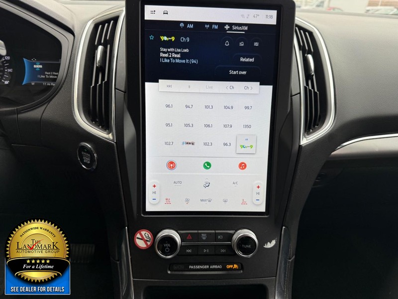 Ford Edge Vehicle Full-screen Gallery Image 18