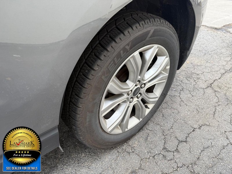 Ford Edge Vehicle Full-screen Gallery Image 20