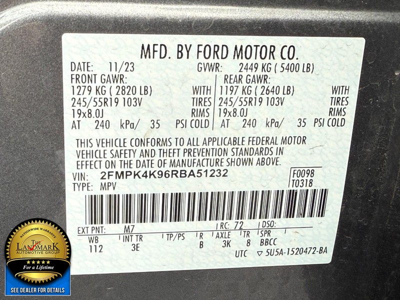 Ford Edge Vehicle Full-screen Gallery Image 21