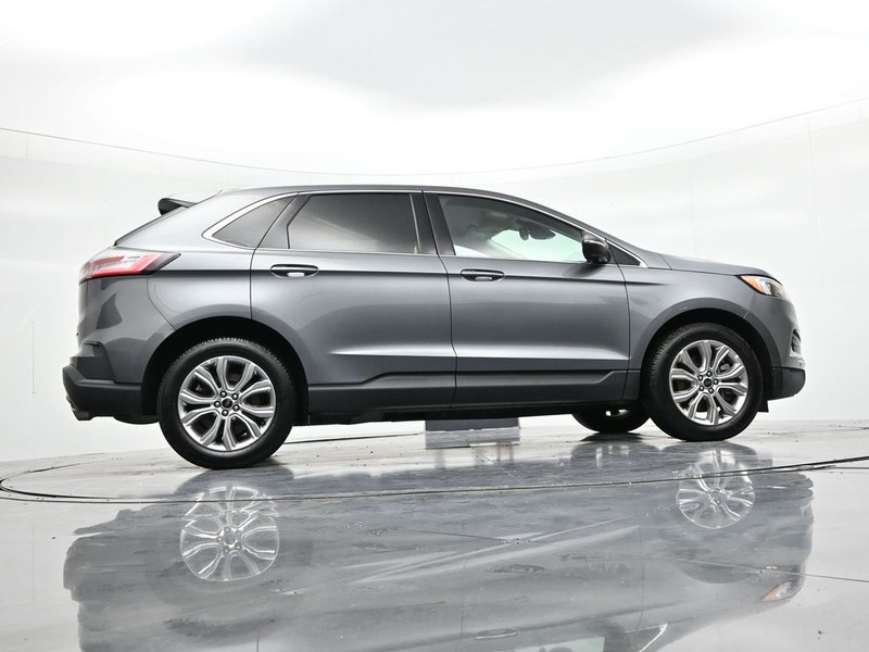 Ford Edge Vehicle Full-screen Gallery Image 22