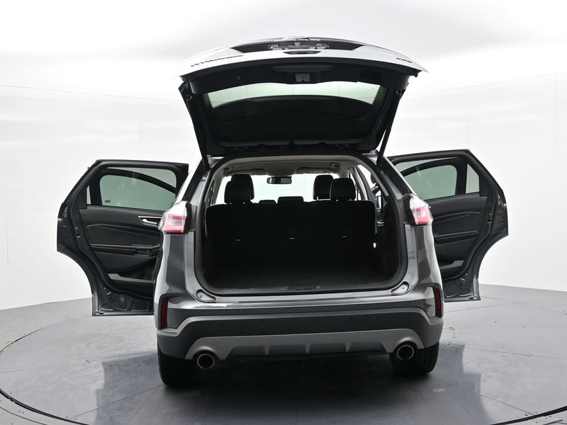 Ford Edge Vehicle Full-screen Gallery Image 26