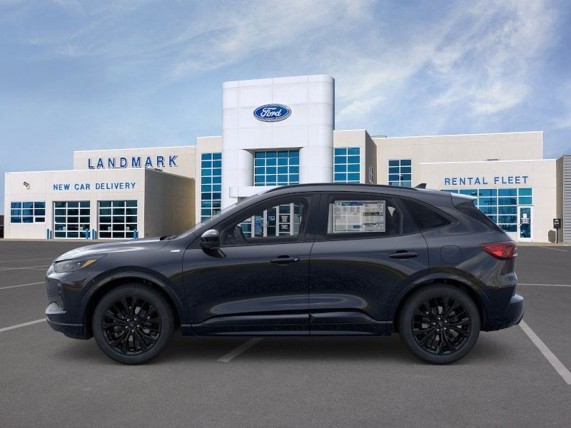 Ford Escape Vehicle Full-screen Gallery Image 3