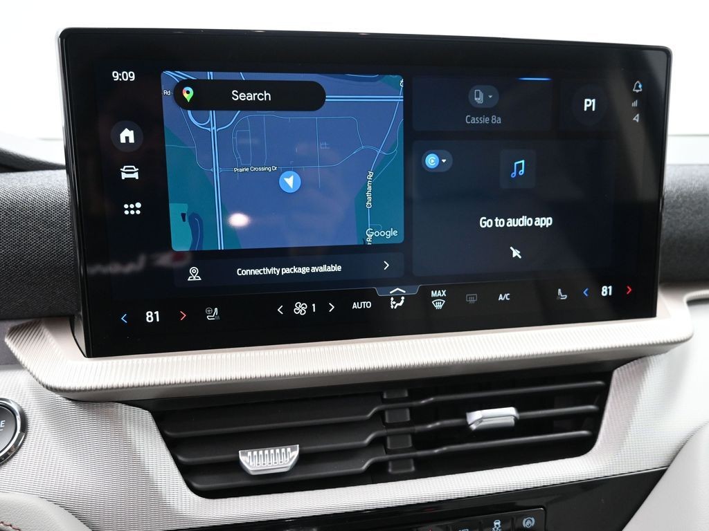 Ford Explorer Vehicle Full-screen Gallery Image 11