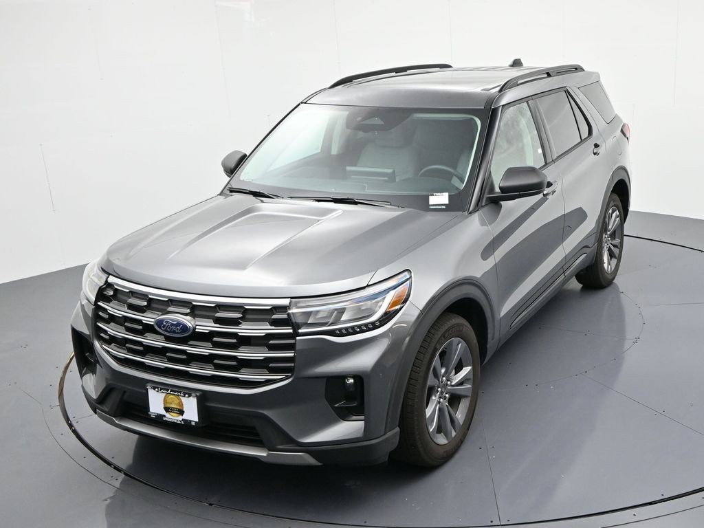 Ford Explorer Vehicle Full-screen Gallery Image 22