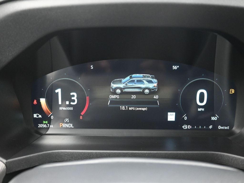 Ford Explorer Vehicle Full-screen Gallery Image 10