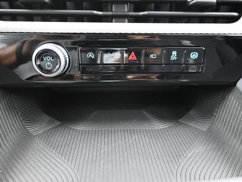 Ford Explorer Vehicle Full-screen Gallery Image 13