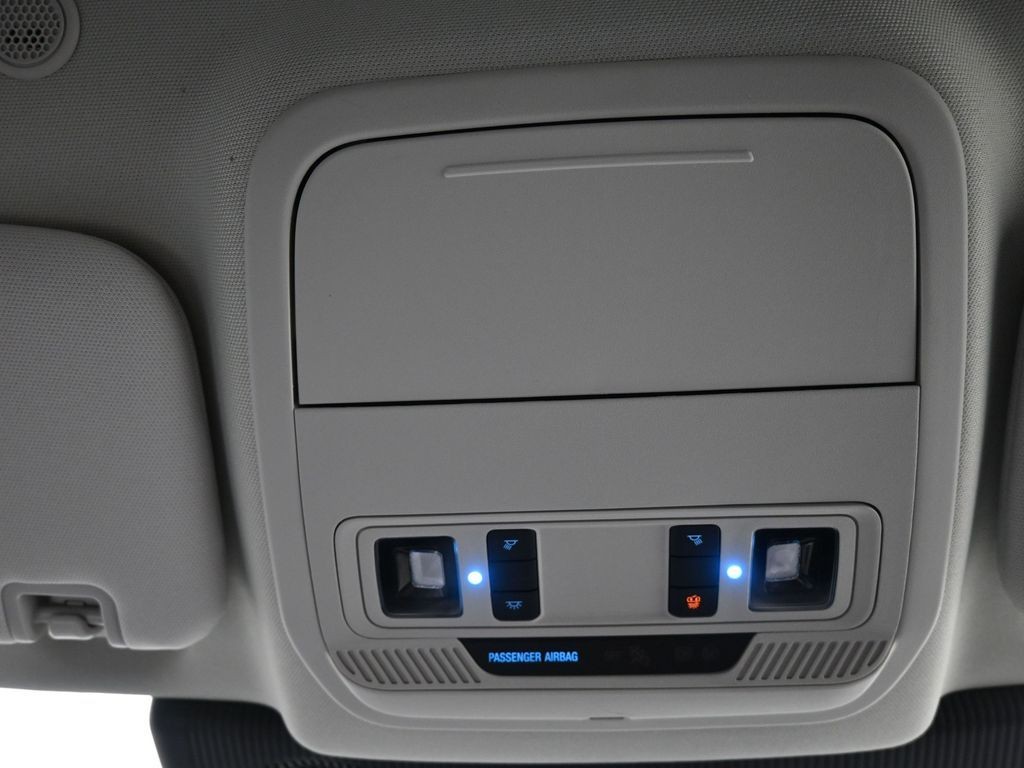 Ford Explorer Vehicle Full-screen Gallery Image 15