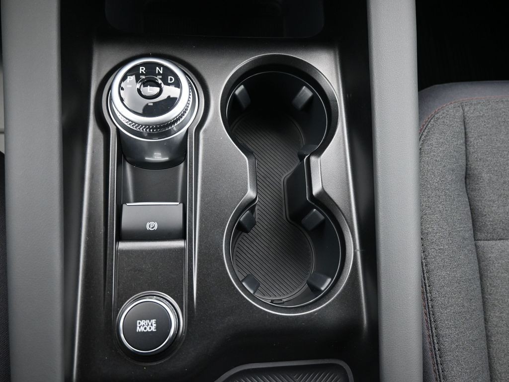 Ford Explorer Vehicle Full-screen Gallery Image 16