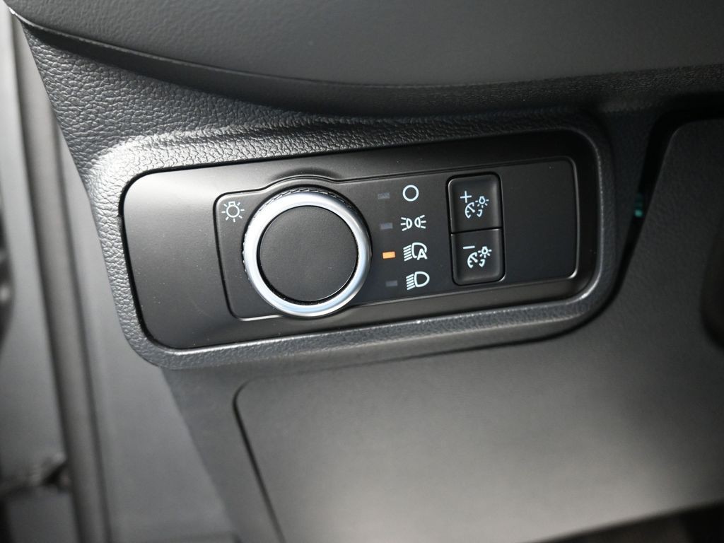 Ford Explorer Vehicle Full-screen Gallery Image 18