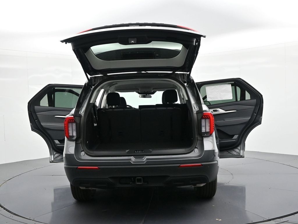 Ford Explorer Vehicle Full-screen Gallery Image 33