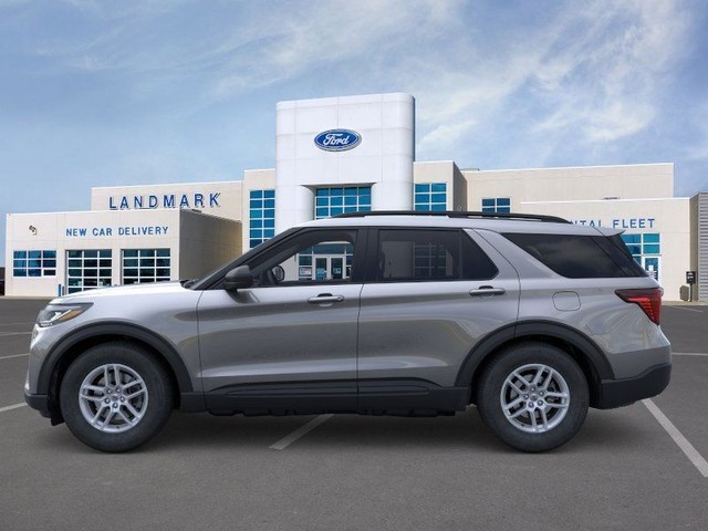 Ford Explorer Vehicle Full-screen Gallery Image 3