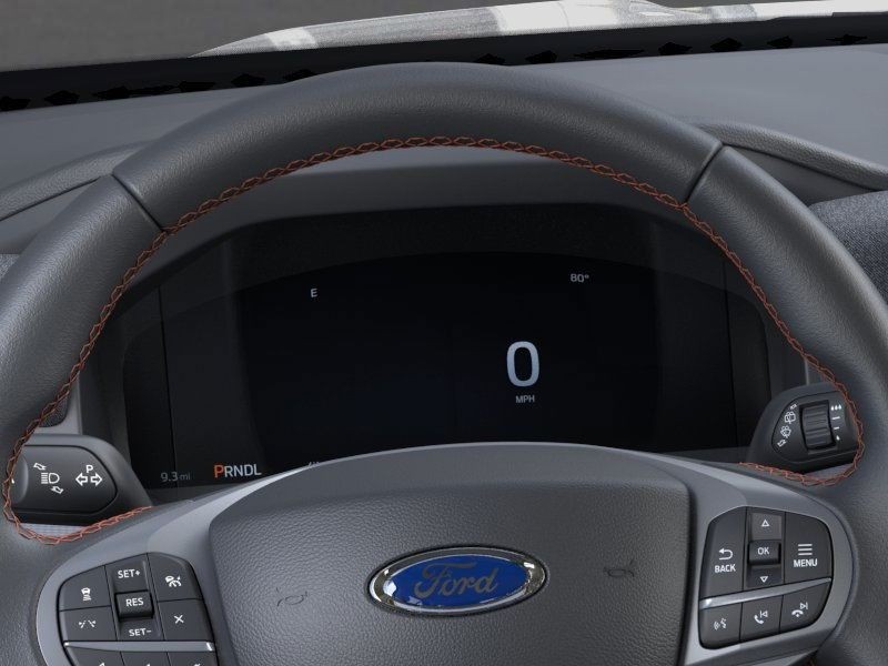 Ford Explorer Vehicle Full-screen Gallery Image 13