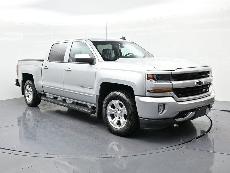Chevrolet Silverado 1500 Vehicle Full-screen Gallery Image 3
