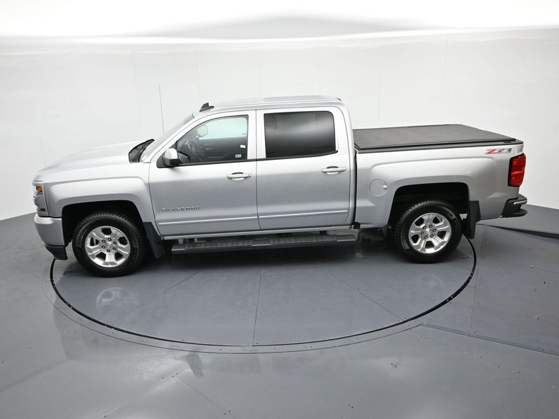 Chevrolet Silverado 1500 Vehicle Full-screen Gallery Image 15