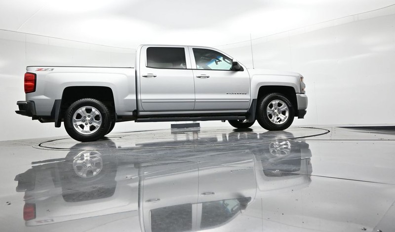 Chevrolet Silverado 1500 Vehicle Full-screen Gallery Image 19