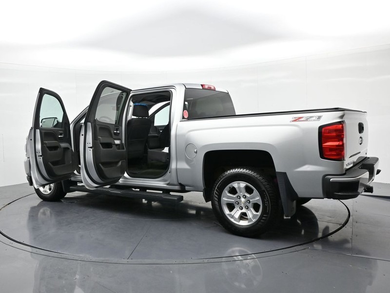 Chevrolet Silverado 1500 Vehicle Full-screen Gallery Image 21