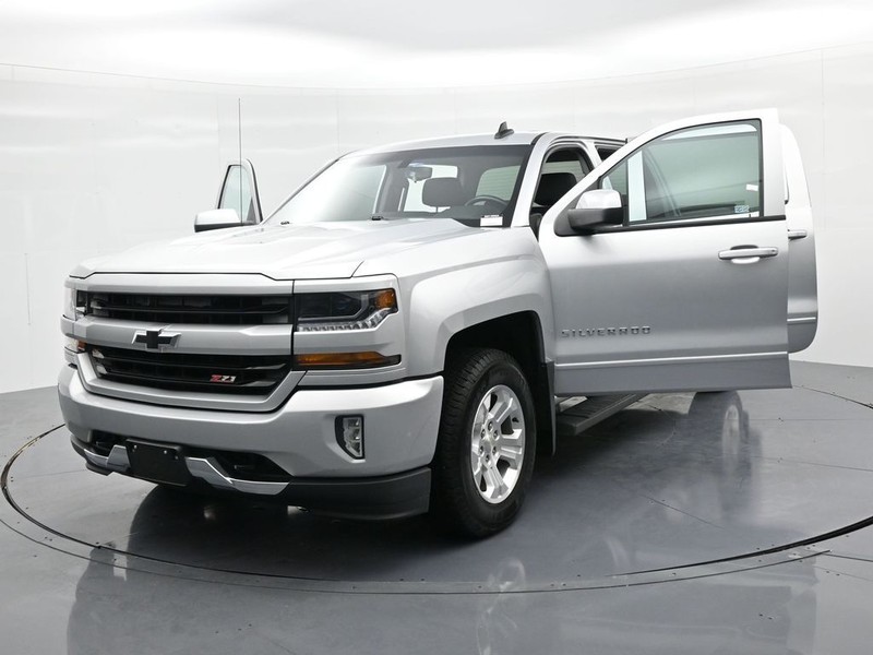 Chevrolet Silverado 1500 Vehicle Full-screen Gallery Image 22