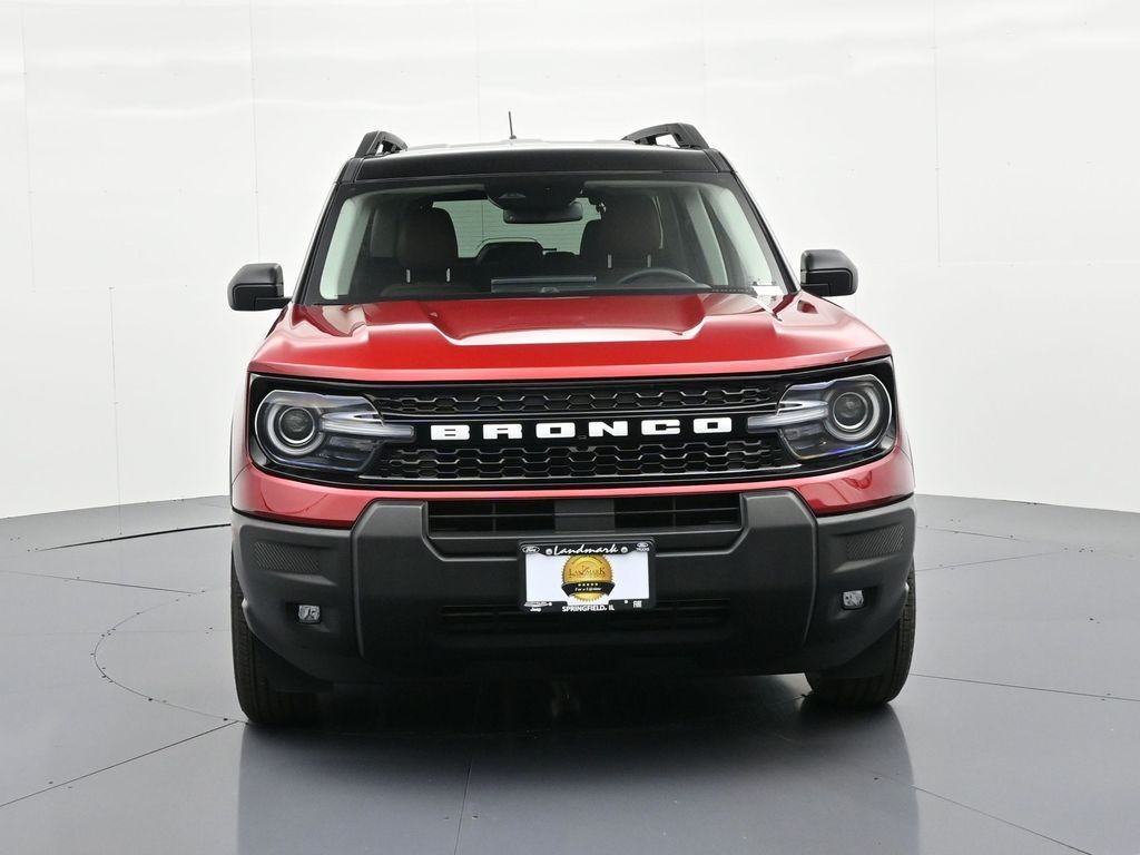 Ford Bronco Sport Vehicle Full-screen Gallery Image 3