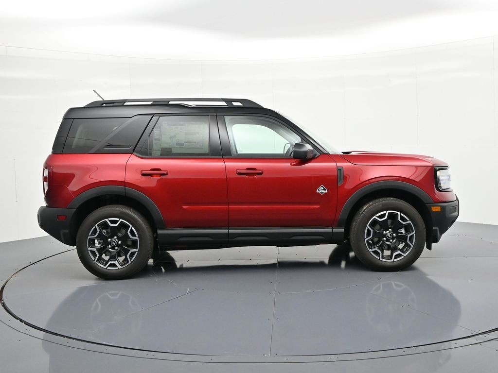 Ford Bronco Sport Vehicle Full-screen Gallery Image 5