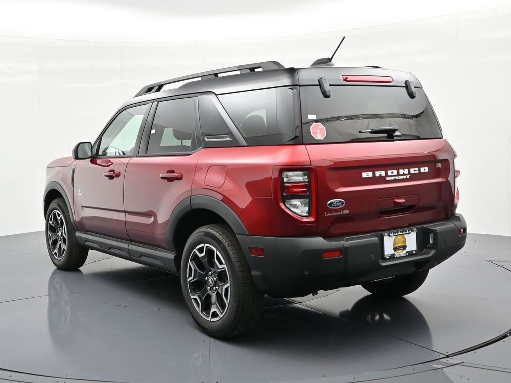 Ford Bronco Sport Vehicle Full-screen Gallery Image 8