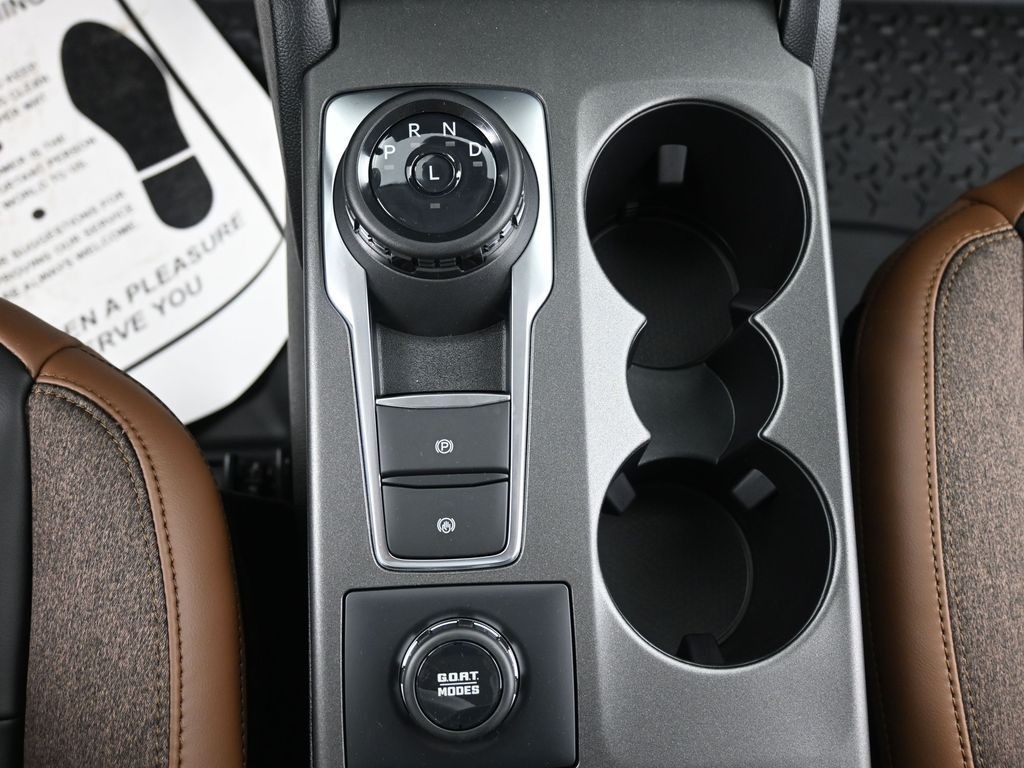 Ford Bronco Sport Vehicle Full-screen Gallery Image 12