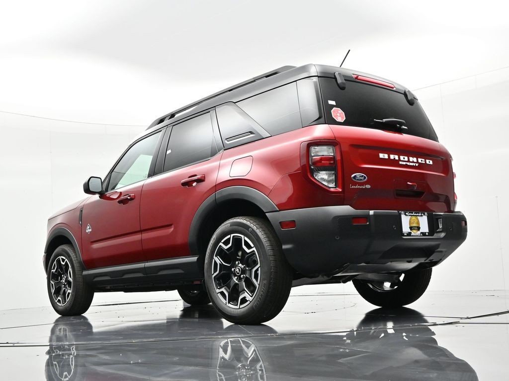 Ford Bronco Sport Vehicle Full-screen Gallery Image 21