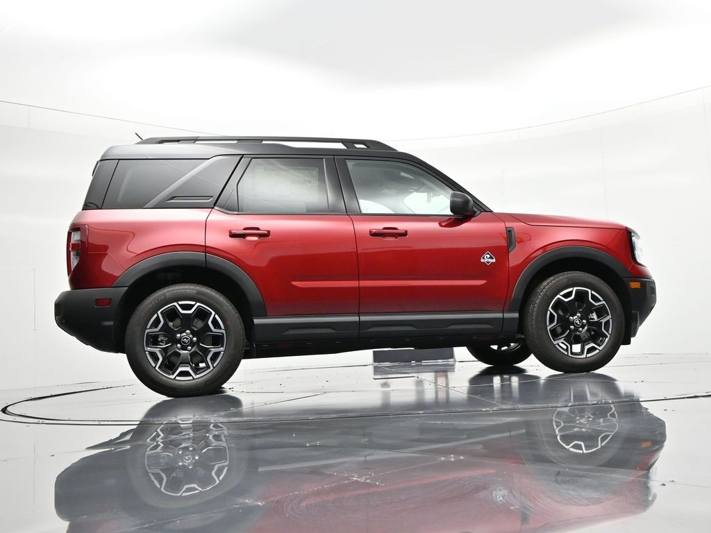 Ford Bronco Sport Vehicle Full-screen Gallery Image 24