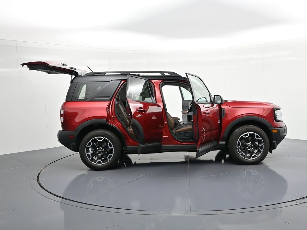 Ford Bronco Sport Vehicle Full-screen Gallery Image 25