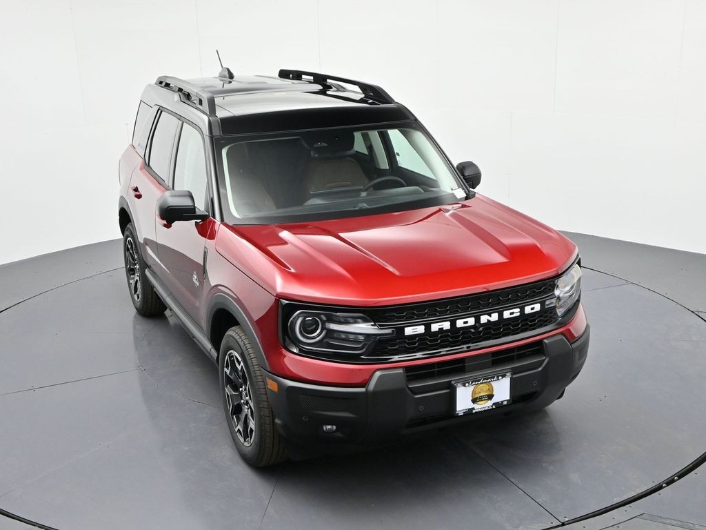 Ford Bronco Sport Vehicle Full-screen Gallery Image 17