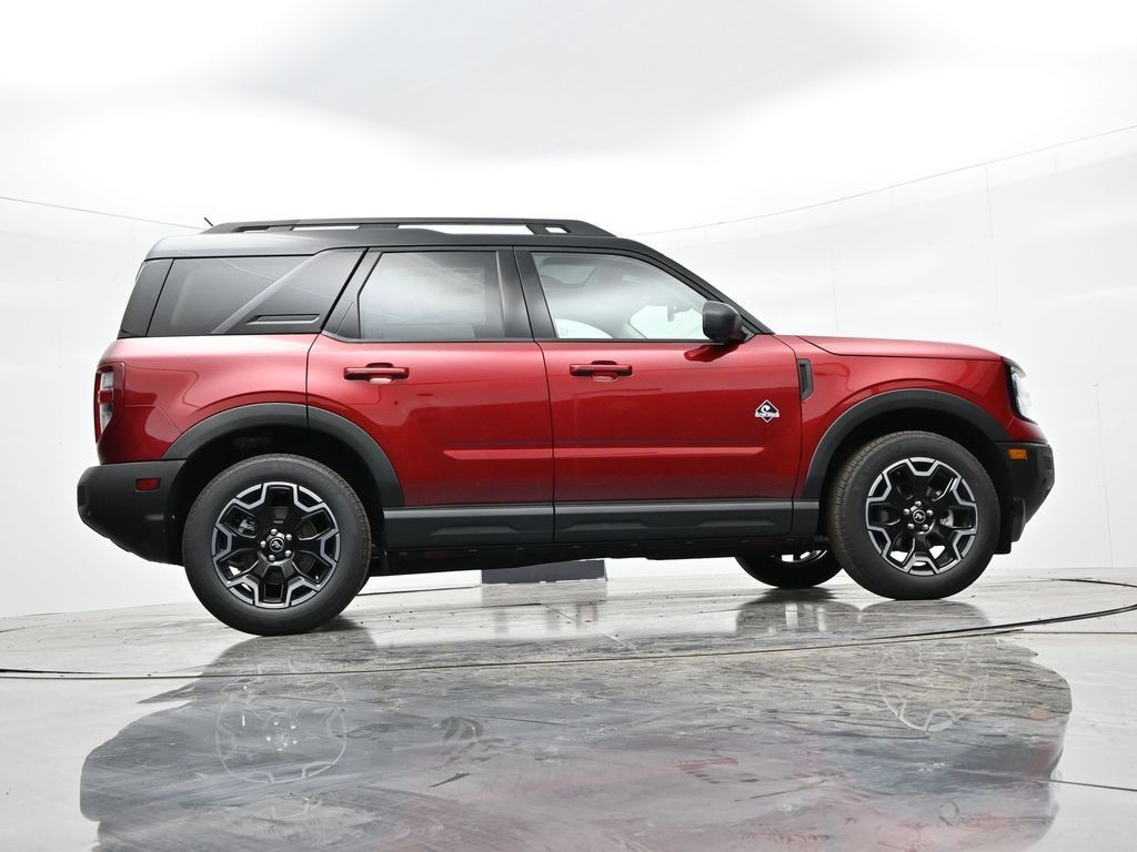 Ford Bronco Sport Vehicle Full-screen Gallery Image 24