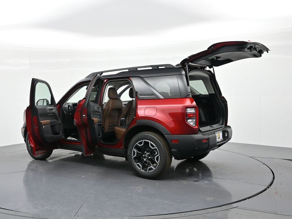 Ford Bronco Sport Vehicle Full-screen Gallery Image 26