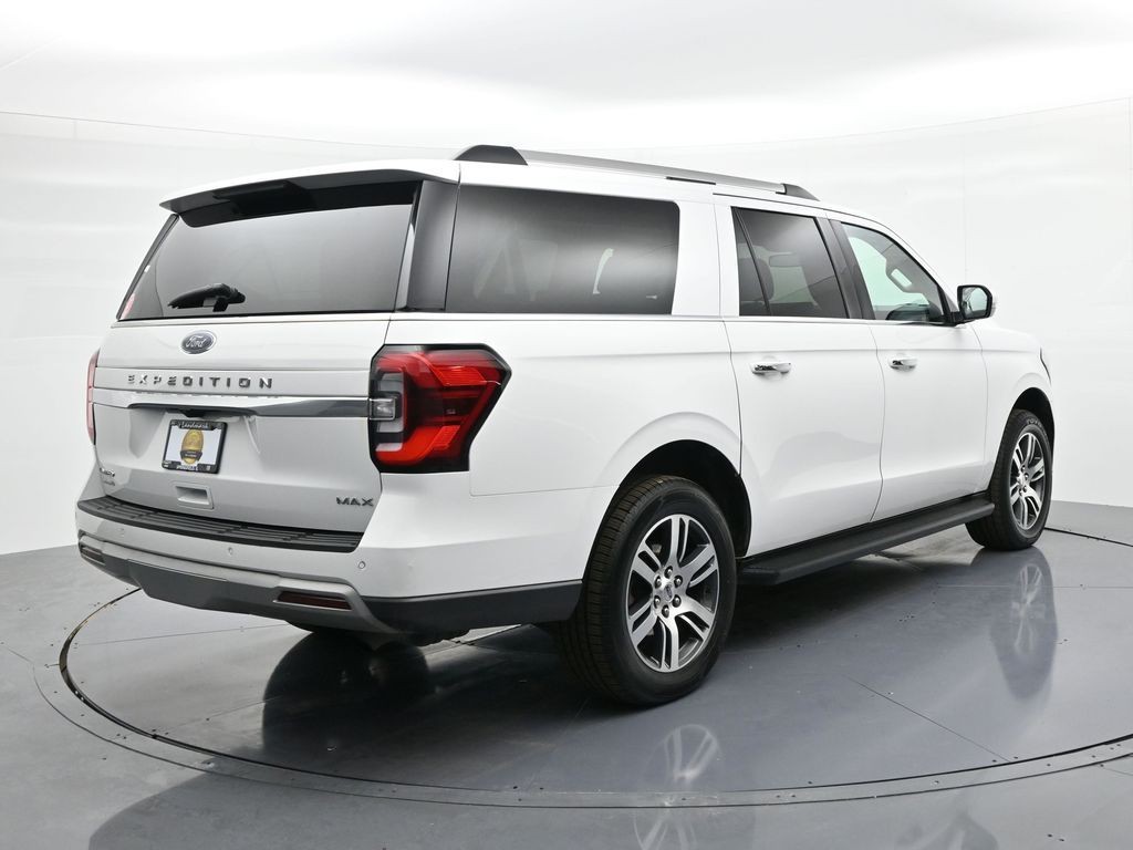 Ford Expedition Max Vehicle Full-screen Gallery Image 6