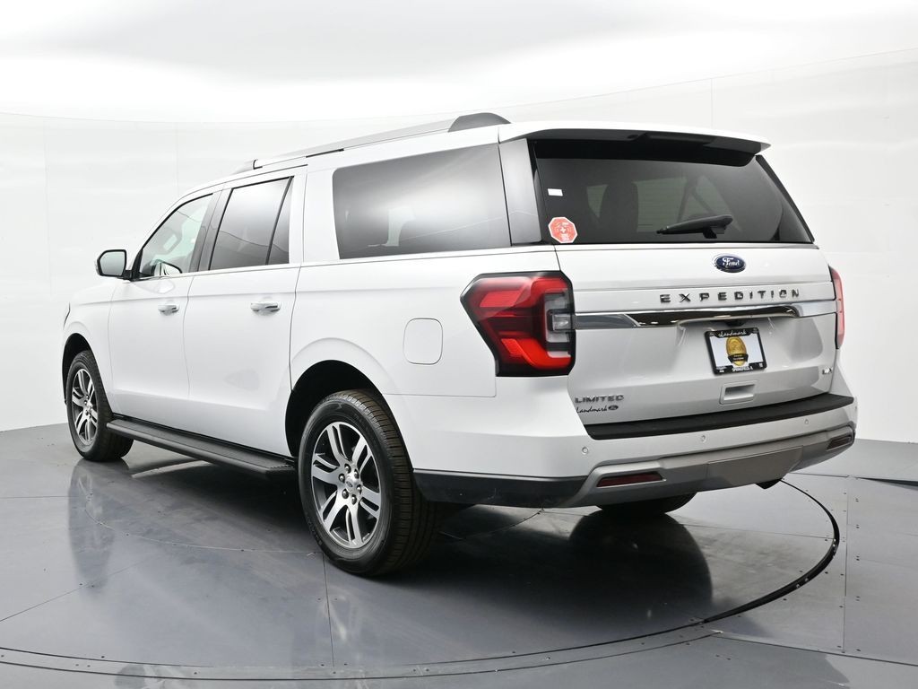 Ford Expedition Max Vehicle Full-screen Gallery Image 8