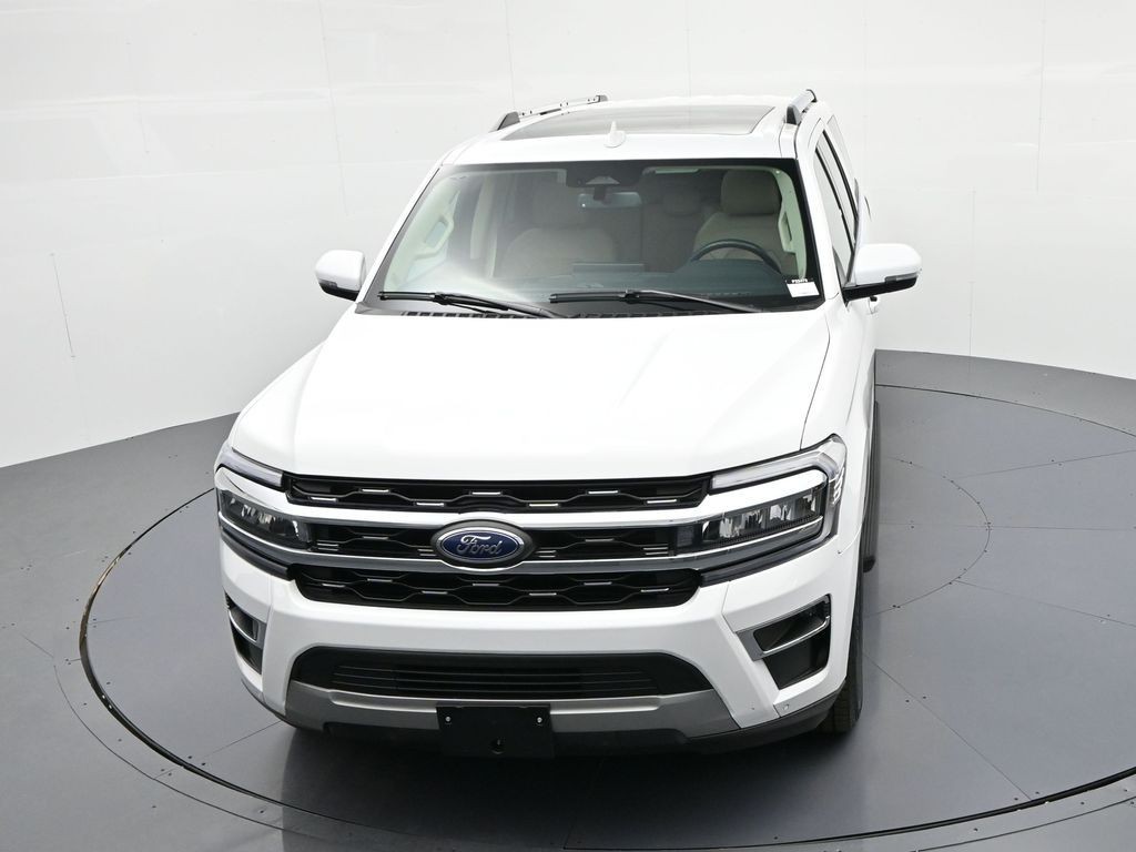 Ford Expedition Max Vehicle Full-screen Gallery Image 18