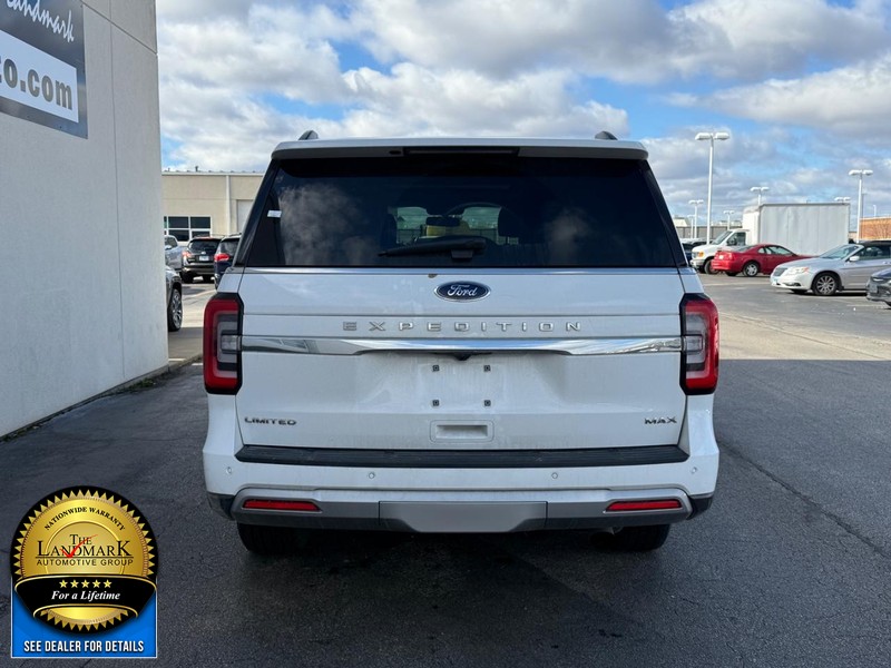 Ford Expedition Max Vehicle Full-screen Gallery Image 7